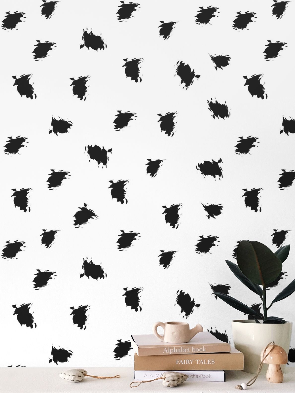 Chic Monochrome Spot Wallpaper - Revitalize Your Room