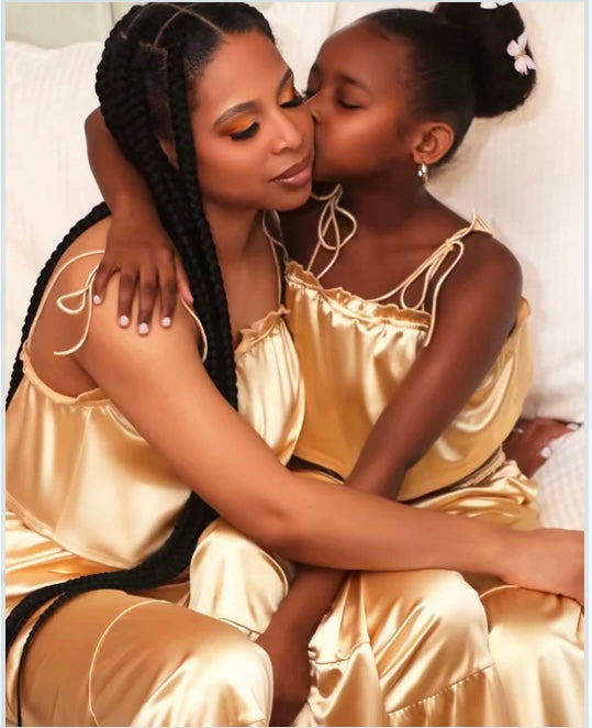 Golden Hour Cuddle: Gold & Latte Stripe